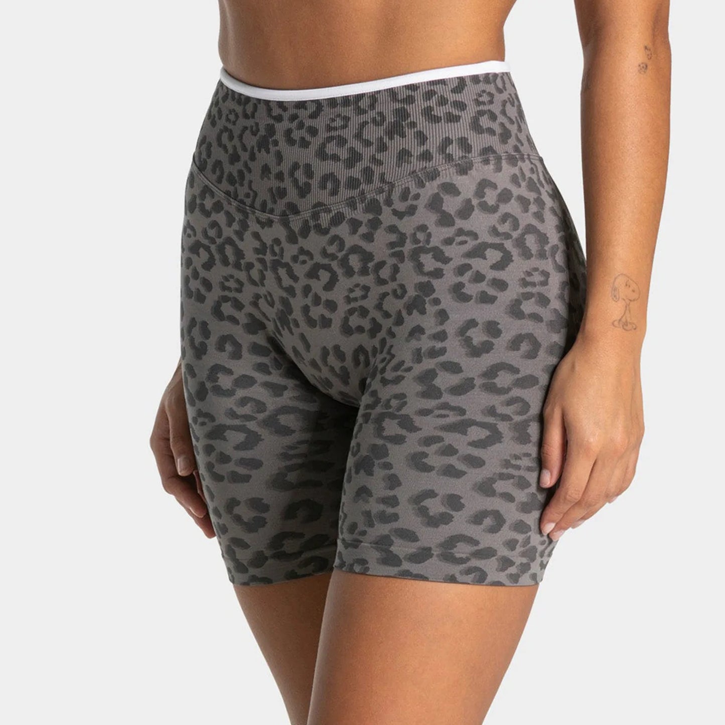 Leopard Print Yoga Shorts Women Seamless High Waist Workout Shorts Fitness Yoga Lift Butt Fitness Yoga Gym Running Short Pants
