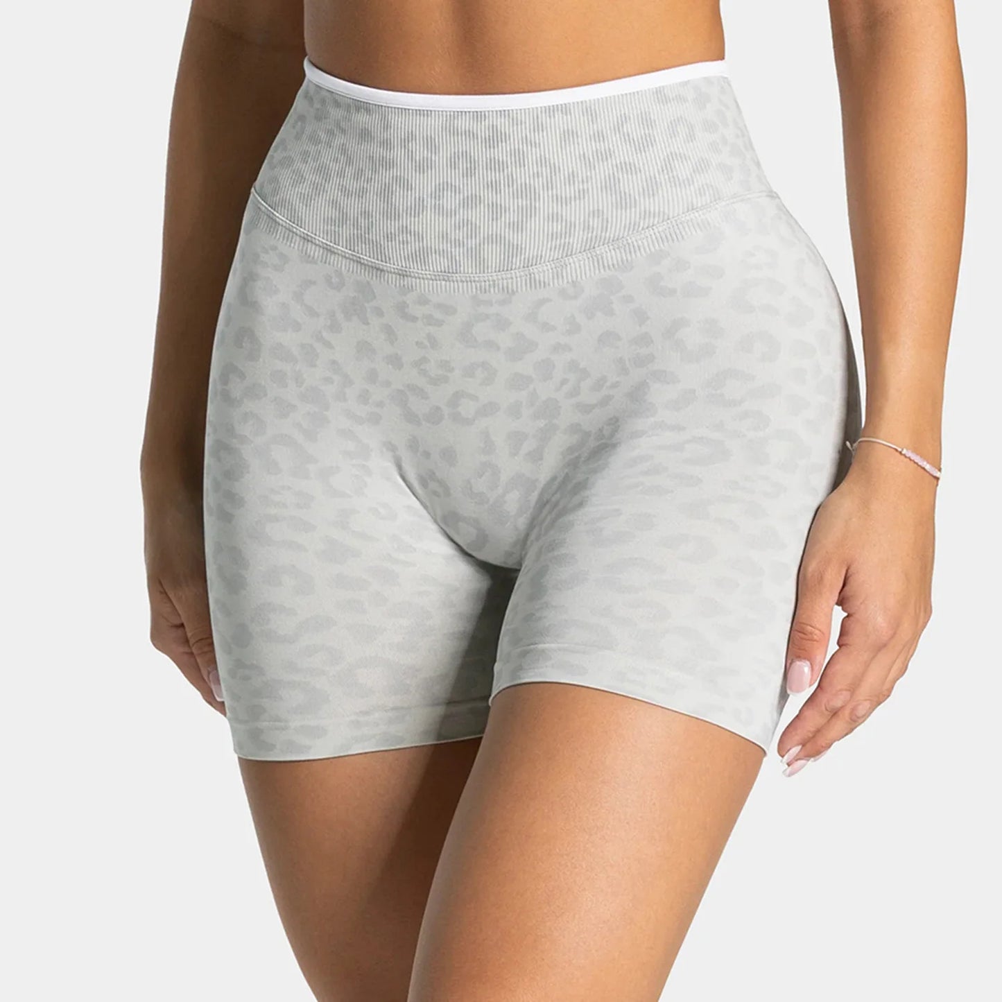 Leopard Print Yoga Shorts Women Seamless High Waist Workout Shorts Fitness Yoga Lift Butt Fitness Yoga Gym Running Short Pants