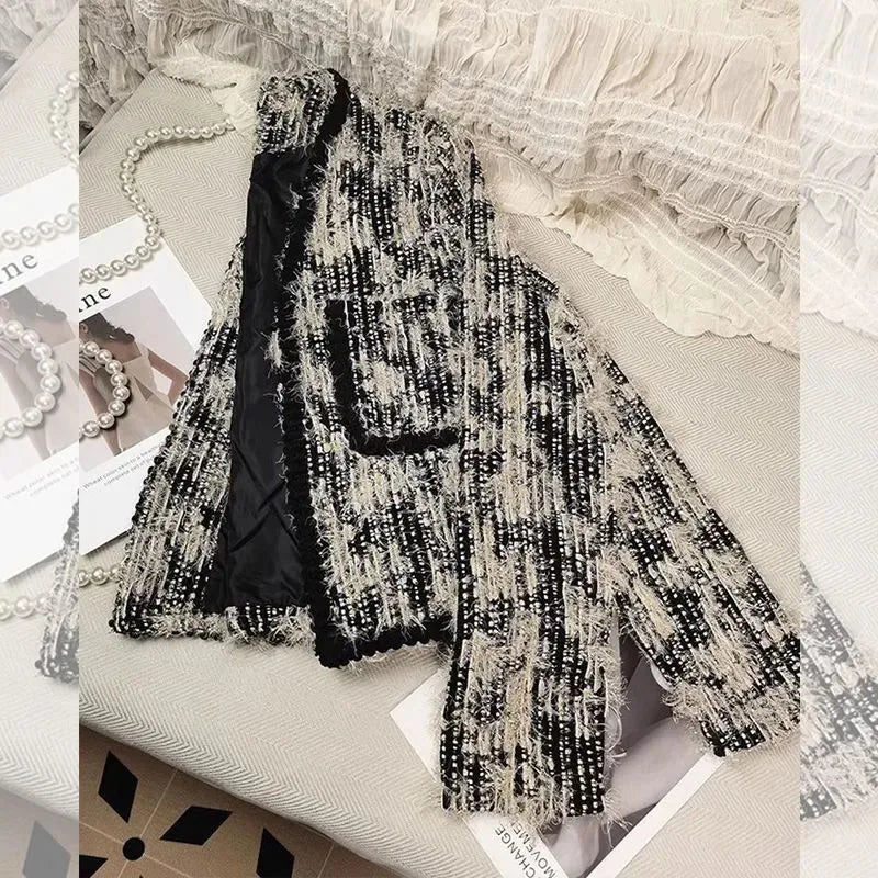 2025 New Contrast Patchwork Coat Woman High-End Fashion V-Neck Short Outwear Ladies Korean Chic Temperament Design Tweed Jacket