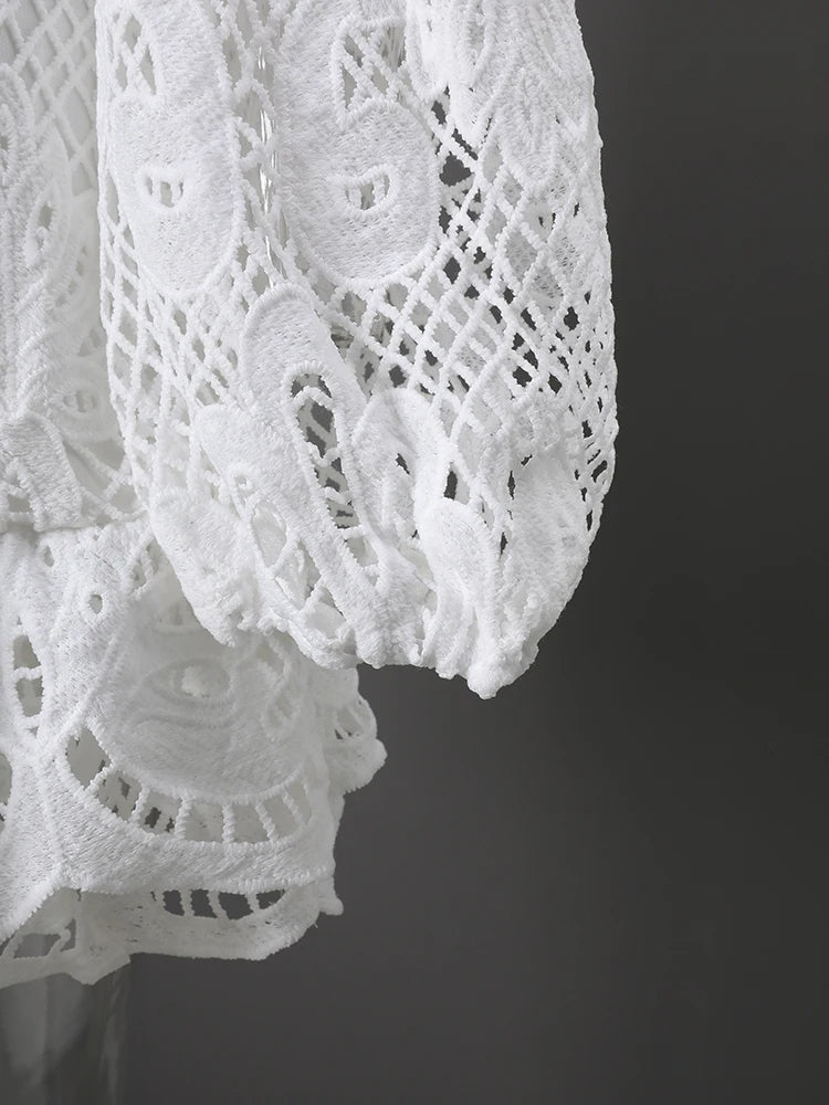 DEAT Fashion White Stand Collar Lantern Long Sleeve Water-soluble Lace Dress A-line Ruffle Hollow Party Mini Dresses Summer New