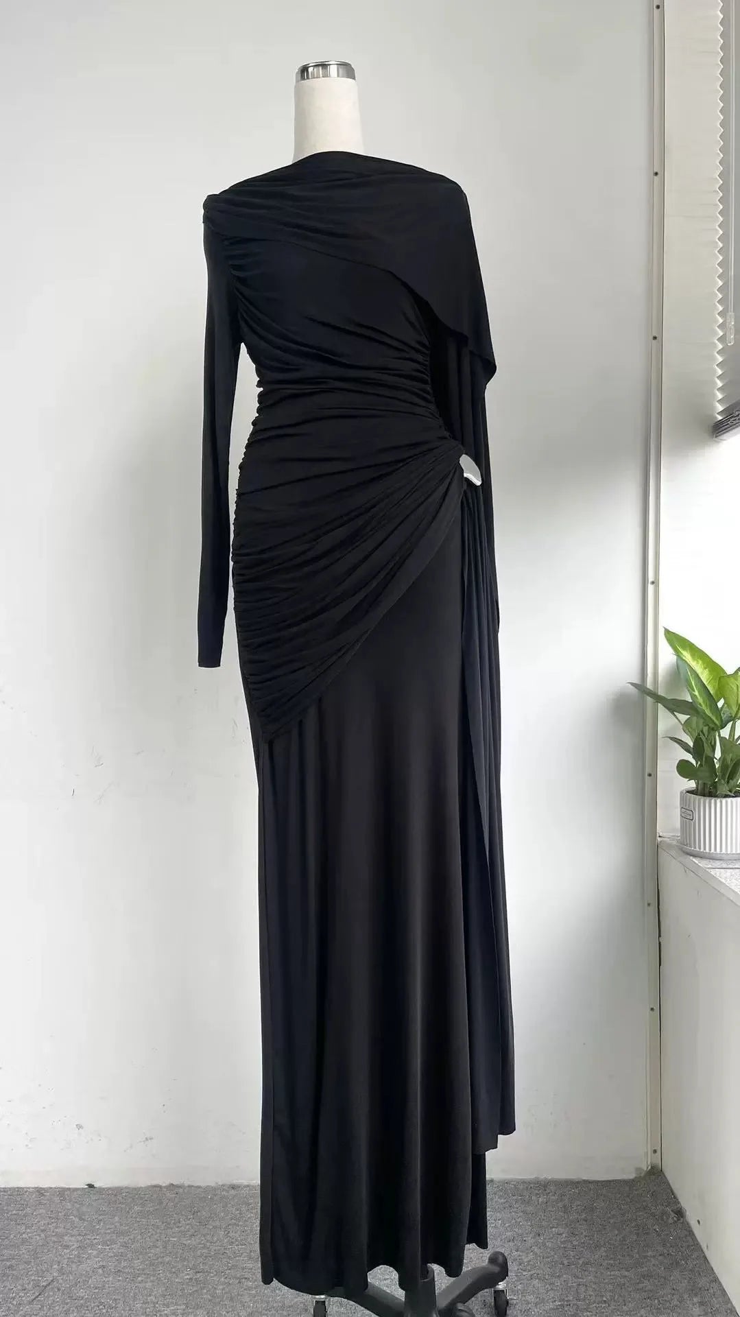 DEAT Fashion Brown Asymmetric Pleated Minimalist Dress Women's Round Neck Slim Fit Long Sleeves Ankle-length Dresses New