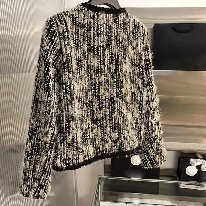 2025 New Contrast Patchwork Coat Woman High-End Fashion V-Neck Short Outwear Ladies Korean Chic Temperament Design Tweed Jacket