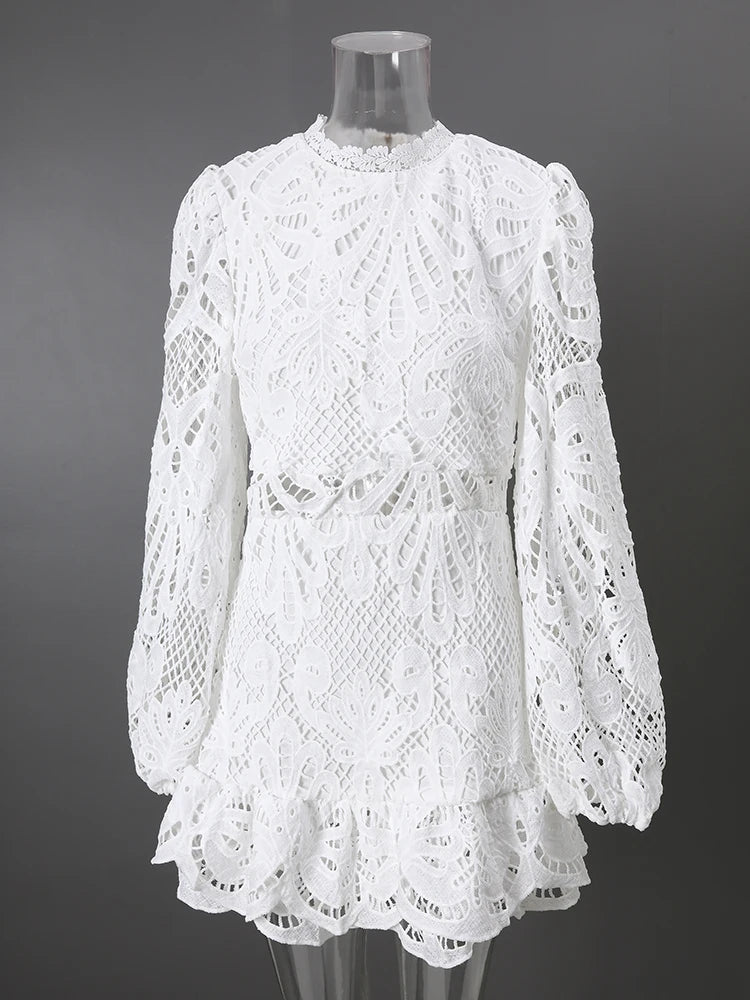 DEAT Fashion White Stand Collar Lantern Long Sleeve Water-soluble Lace Dress A-line Ruffle Hollow Party Mini Dresses Summer New