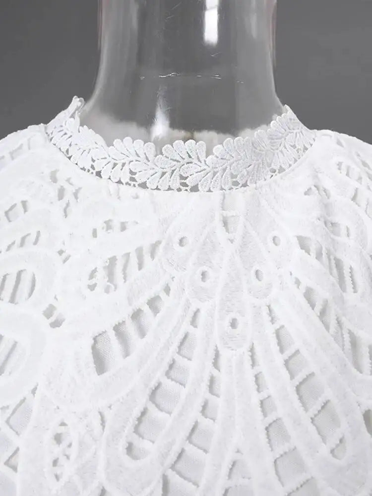 DEAT Fashion White Stand Collar Lantern Long Sleeve Water-soluble Lace Dress A-line Ruffle Hollow Party Mini Dresses Summer New