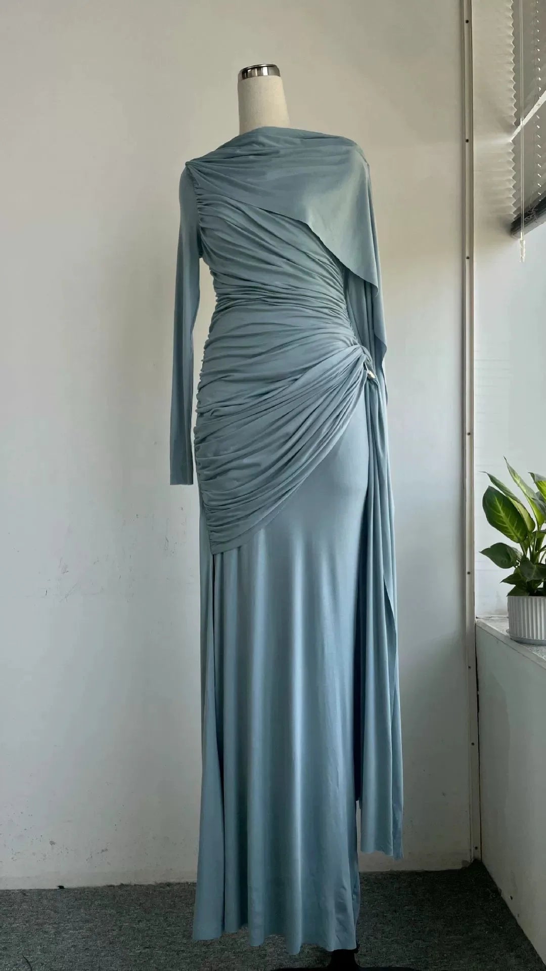 DEAT Fashion Brown Asymmetric Pleated Minimalist Dress Women's Round Neck Slim Fit Long Sleeves Ankle-length Dresses New